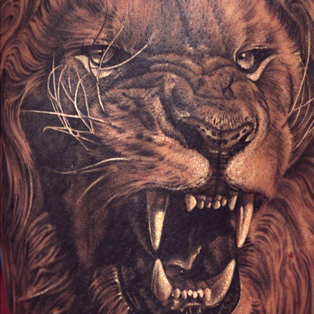 And here is the video :) #cheyennetattooequipment #liontattoo #lion  #realistictattoo #realismtattoo #kwadron #blackandgreytattoo  #tattoosofinstagram... | By Uriela TattooFacebook